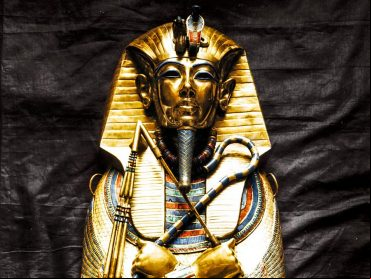 Tutankhamun in Colour